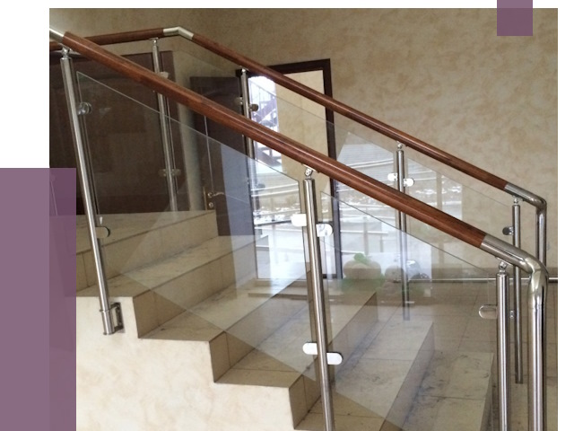 Комбинированные перила из металла и дерева в Пензе