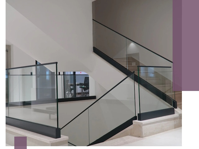 Стеклянные перила премиум-класса с установкой в Пензе