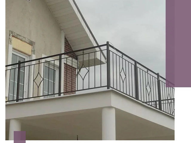 Изготовление балконных ограждений в Пензе из металла и стекла