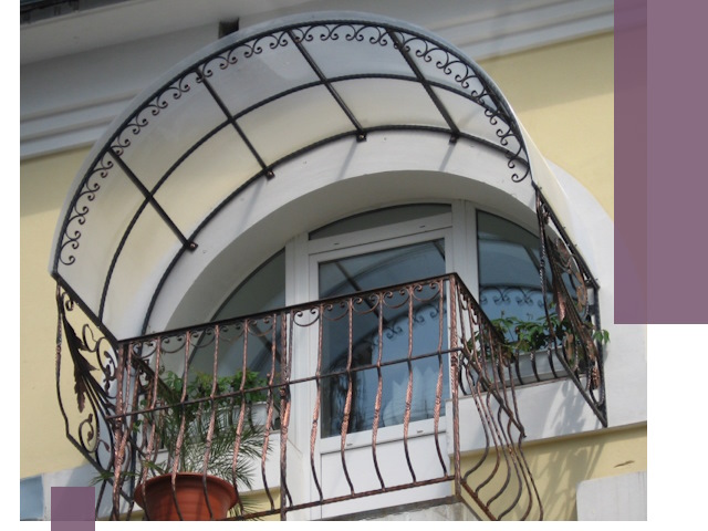 Козырьки над балконом в Пензе — изготовление и монтаж